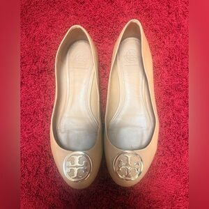 Tory Burch Beige Loafers with Silver Logo